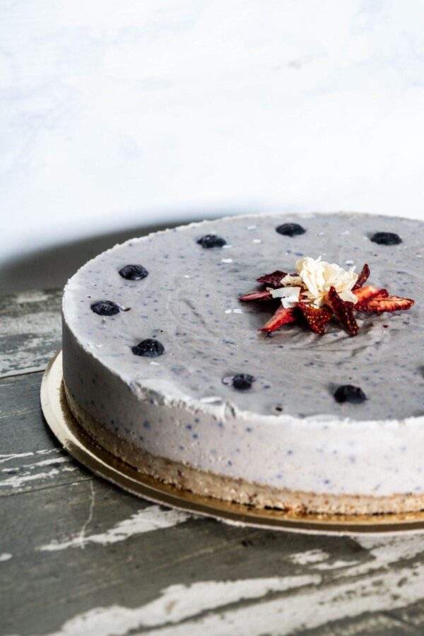 TORTA FRUTOS ROJOS GRANDE DATILES